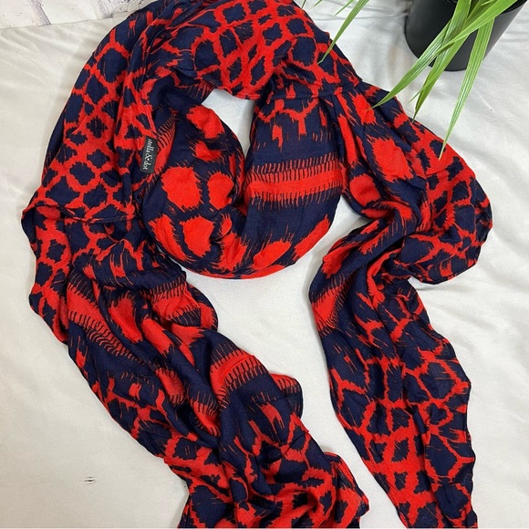 Stella & Dot Large Scarf/Wrap in Red & Blue - Picture 3 of 5